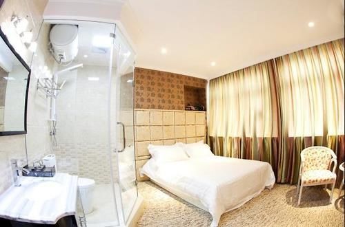 Далянь: Yepu Night Theme Hotel- Dalian