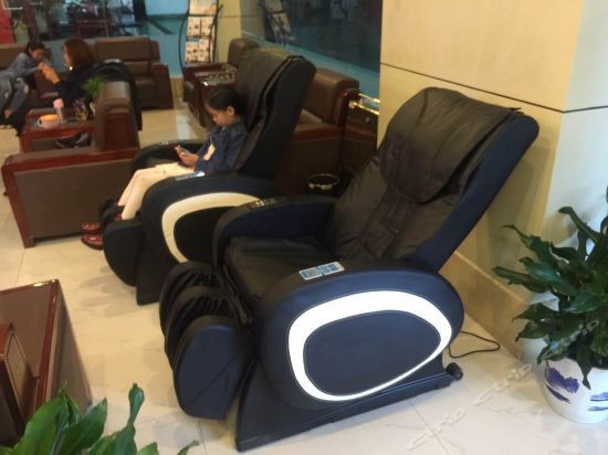 Дэхун: Jing Cheng Hotel