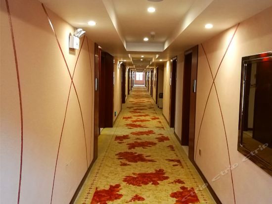 Дэхун: Jing Cheng Hotel