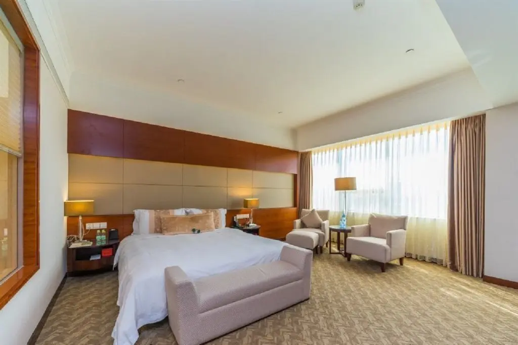 Мейчжу: Golden Bay International Hotel