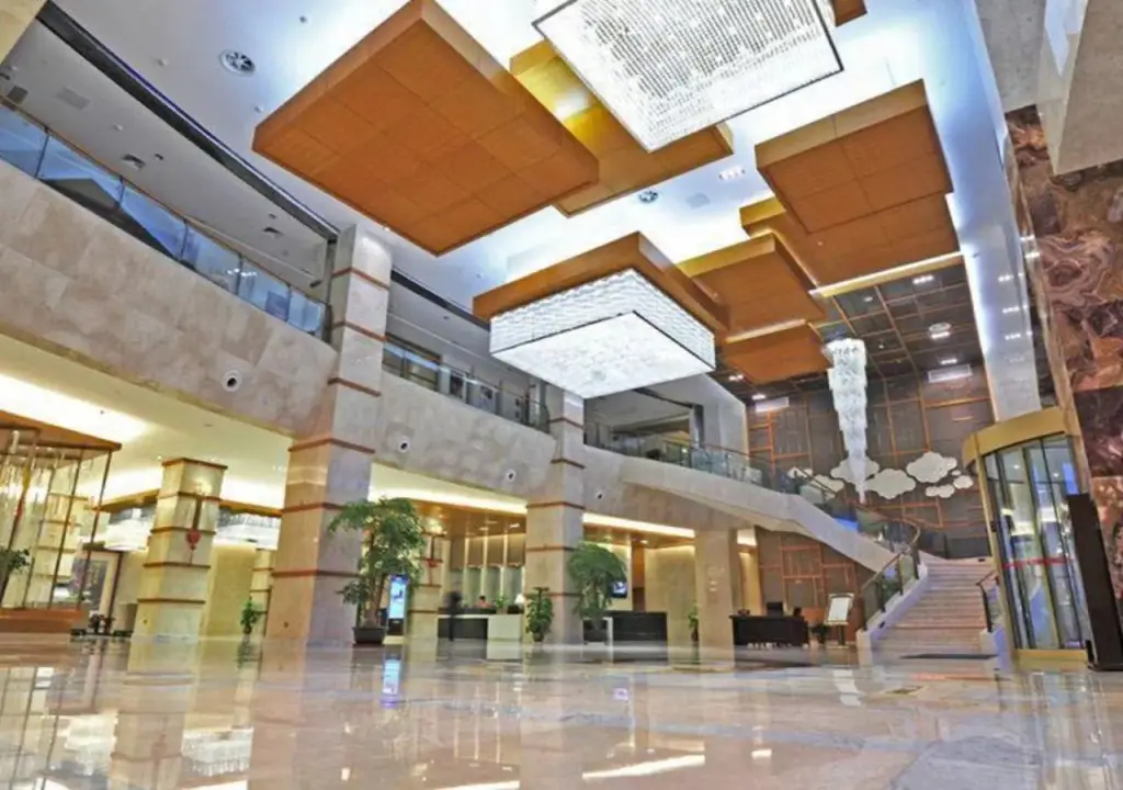 Чжанцзяцзе: Zhangjiajie Huatian Hotel