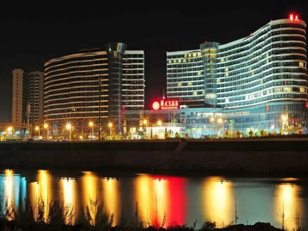 Чжанцзяцзе: Zhangjiajie Huatian Hotel