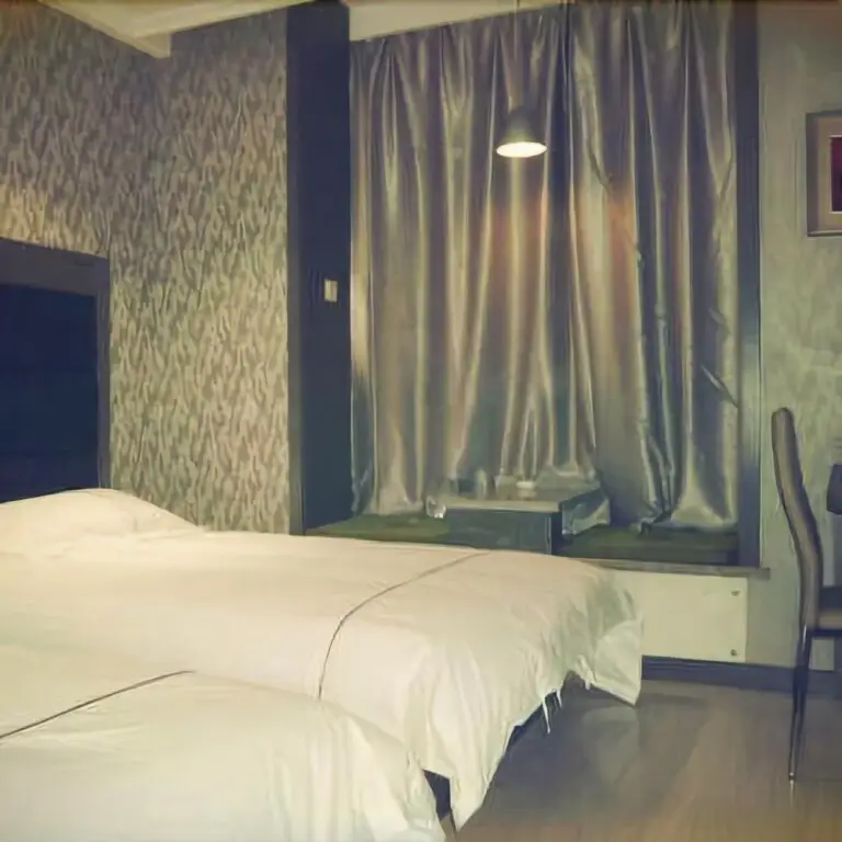 Тайюань: Taiyuan National Defence Hotel