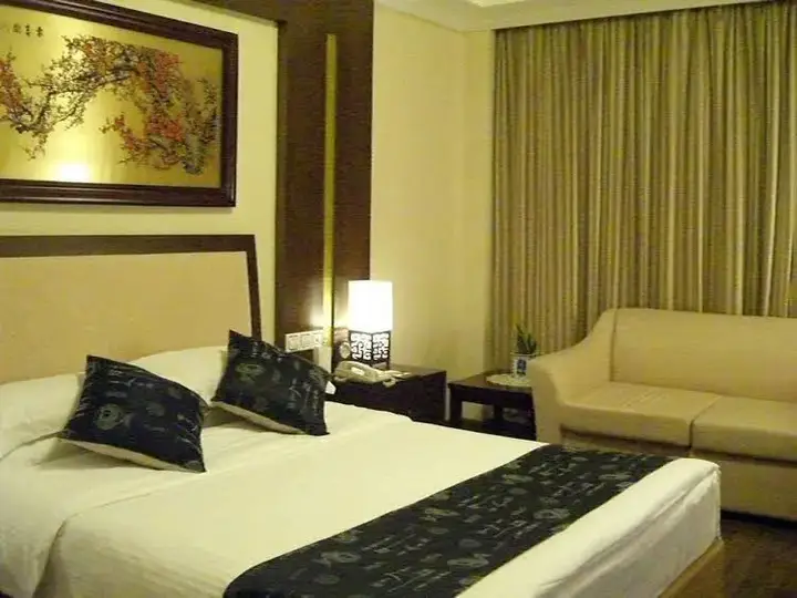 Циндао: Red Crowned Crane Hotel