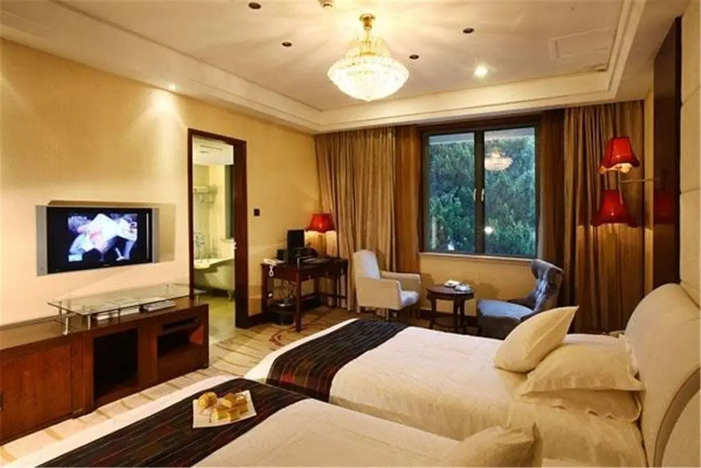 New Overseas Chinese Hotel — фото 1