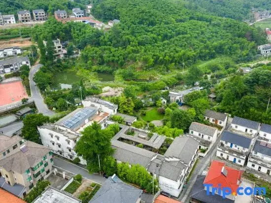 Хучжоу: Yunshang Grassland Anji Pinyuan Holiday Garden Hotel