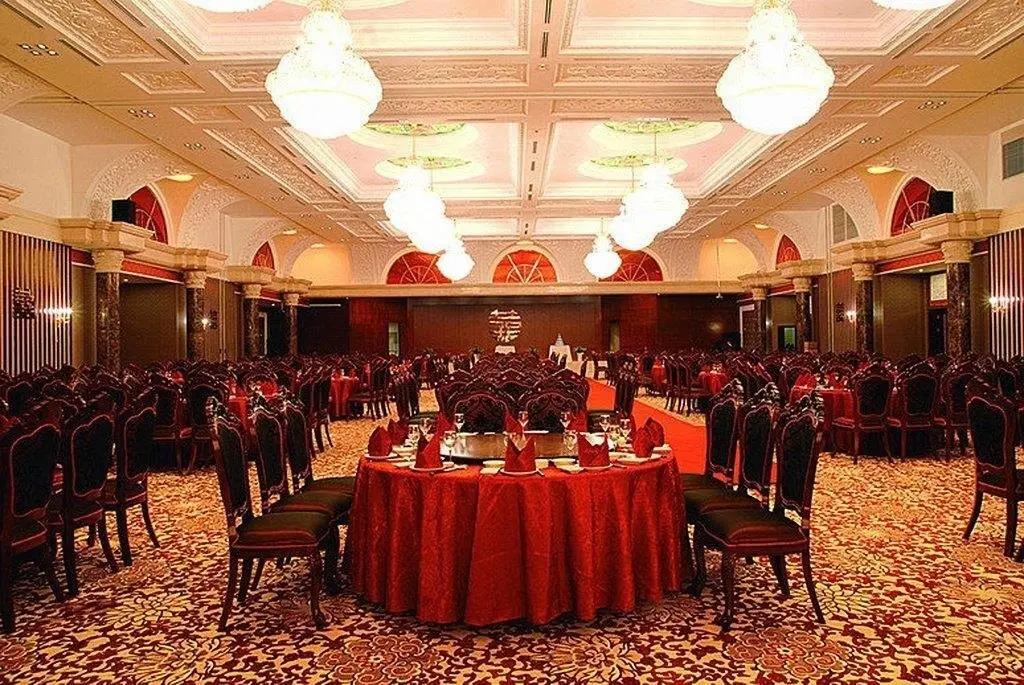 Тайчжоу: Linhai Double Dove Peace International Hotel
