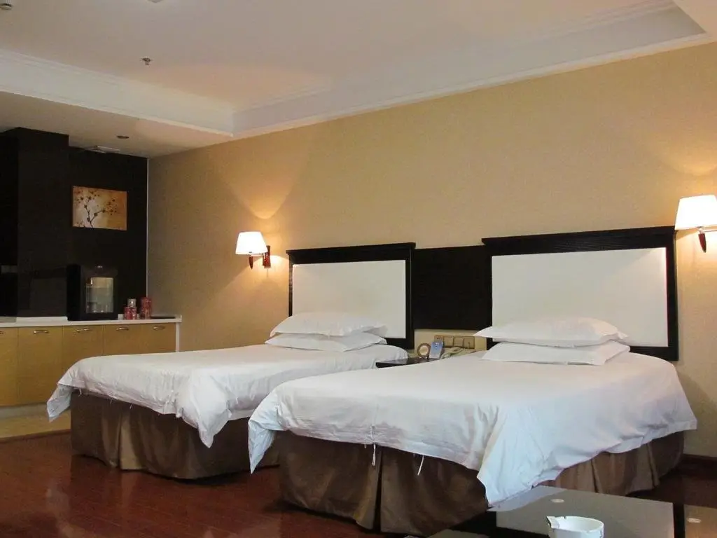 Linhai Double Dove Peace International Hotel — фото 1