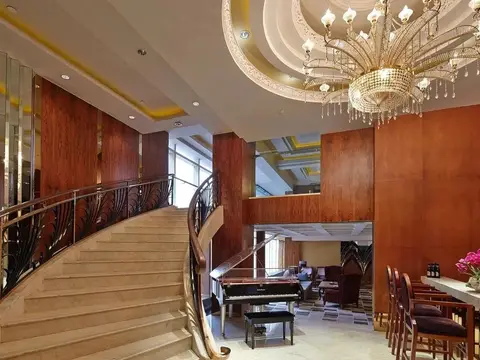 Zhengzhou Baishun International Hotel — фото 1