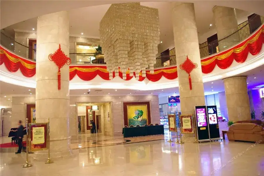 Чжэнчжоу: Glory Grand Hotel