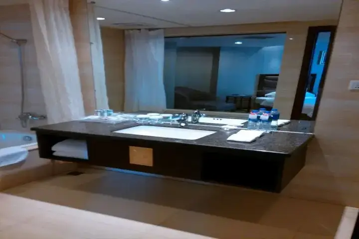 Чжэнчжоу: Glory Grand Hotel