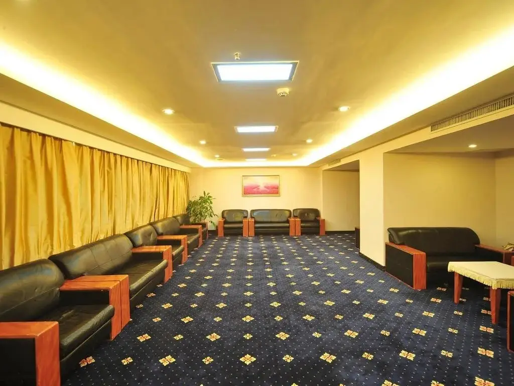 Цзилинь: Jilin International