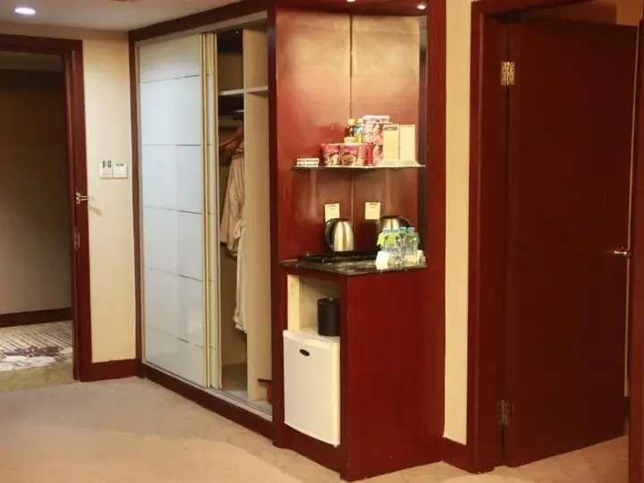 Наньтун: Jinlong International Hotel