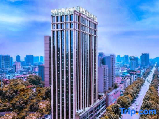Лоуди: Jiulong Huatian Caizhi Hotel