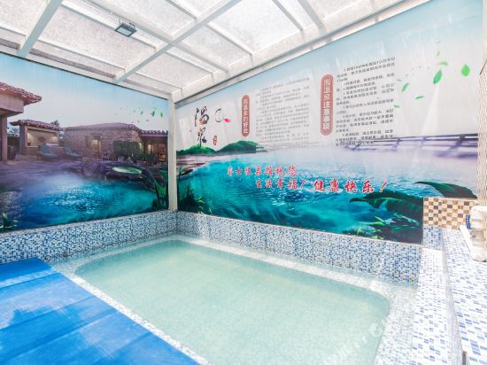 Лоуди: Jiulong Huatian Caizhi Hotel