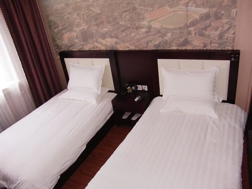 Тяньцзинь: Jinmen Yiyi Cultural Theme Hotel (Tianjin HongQiNanLu Subway Station)