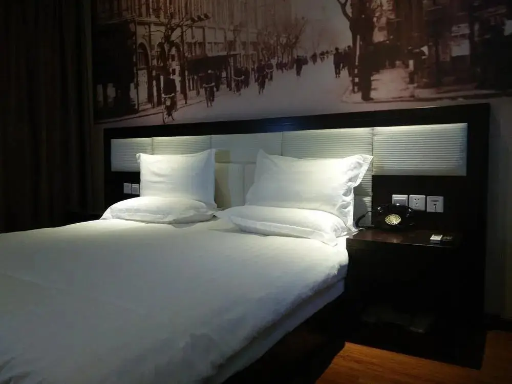 Тяньцзинь: Jinmen Yiyi Cultural Theme Hotel (Tianjin HongQiNanLu Subway Station)