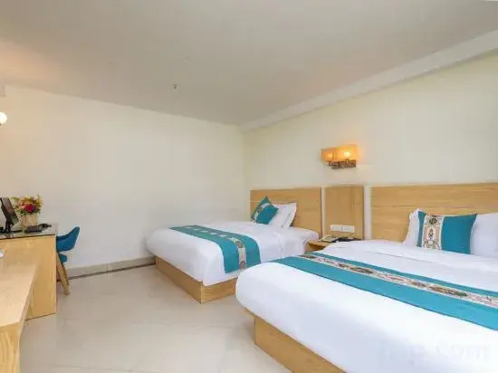 Юньфу: Holiday Hotel