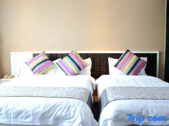 Хучжоу: Homeinn Lilan Ripple · Yun Hotel (Anji Jiuzhou Shopping Center)