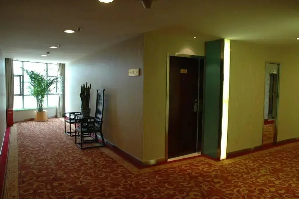 Ухань: Wuzhan Business Hotel