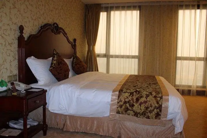 Далянь: Yifeng Harbour Hotel