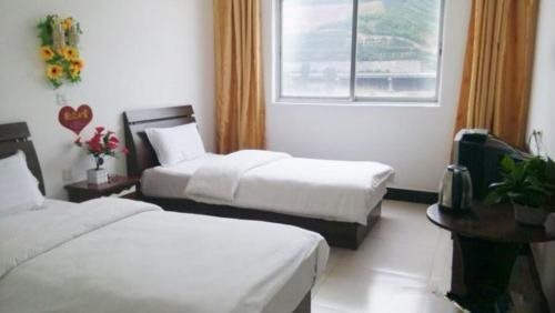 Джинсиксия: Shangluo Jinsi Gorge Julong Hotel