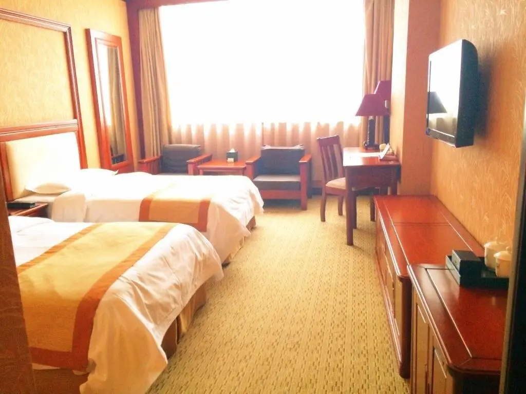 Xinfeng Holiday Hotel — фото 1
