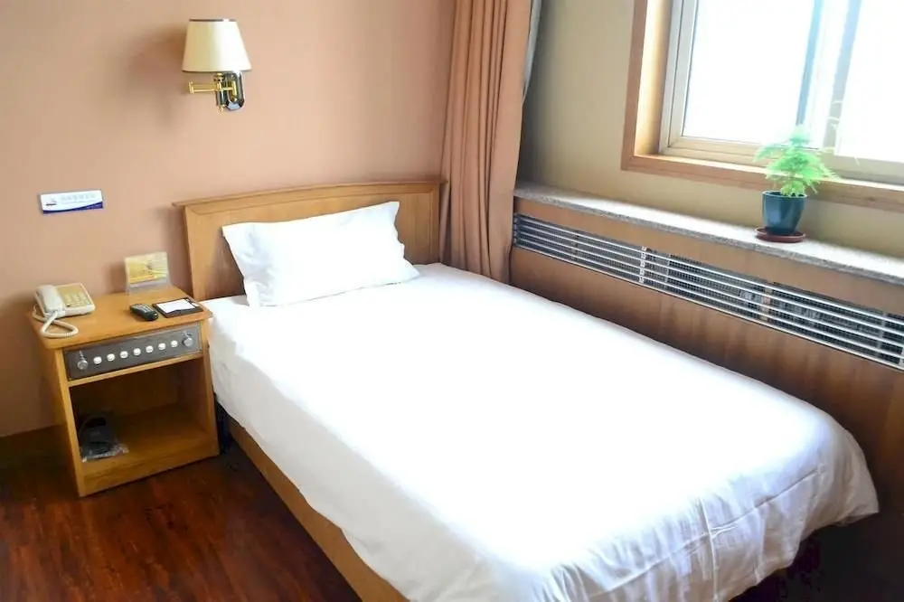 Шицзячжуан: Eaka Hotel Shijiazhuang Yutong Sports Center