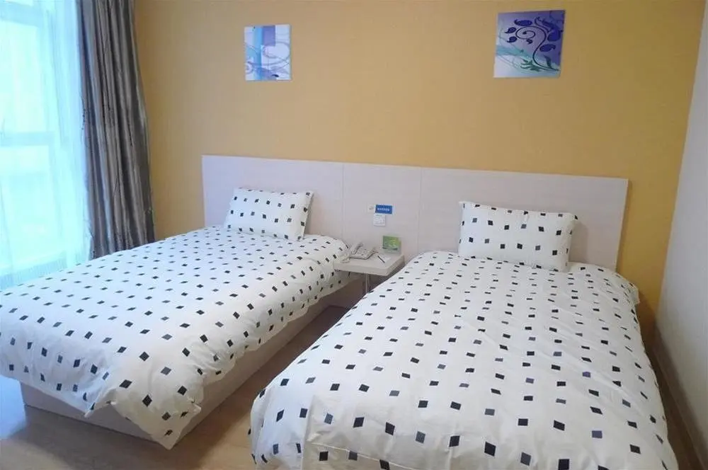Шицзячжуан: Eaka Hotel Shijiazhuang Yutong Sports Center