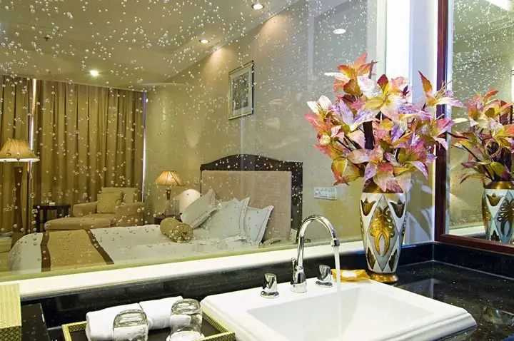 Ухань: Central International Hotel