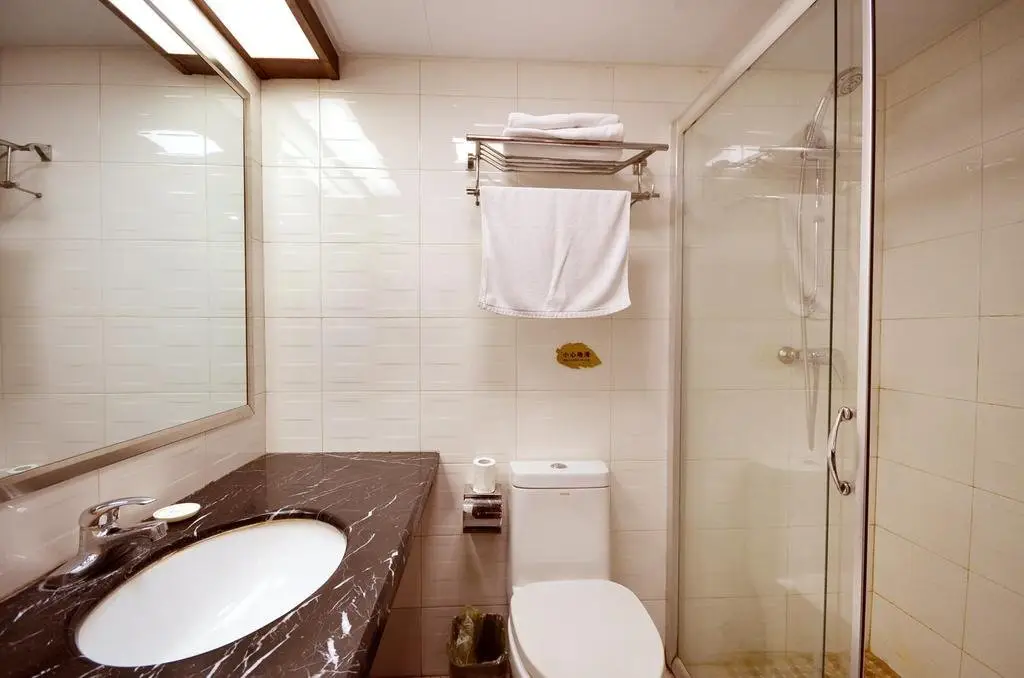 Ухань: Jiuzhou Hotel