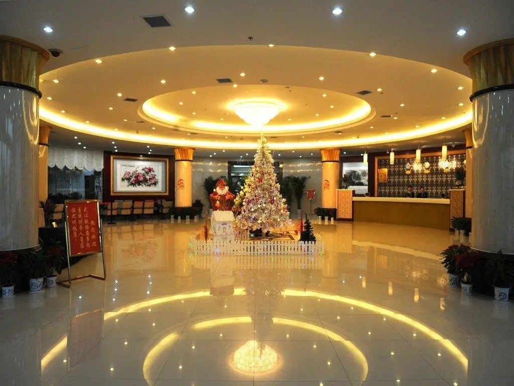 Ухань: Jiuzhou Hotel