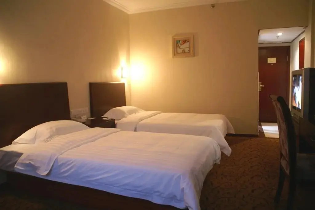 Ухань: Jiuzhou Hotel