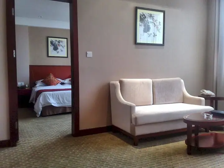 Уси: Jingxi Hotel