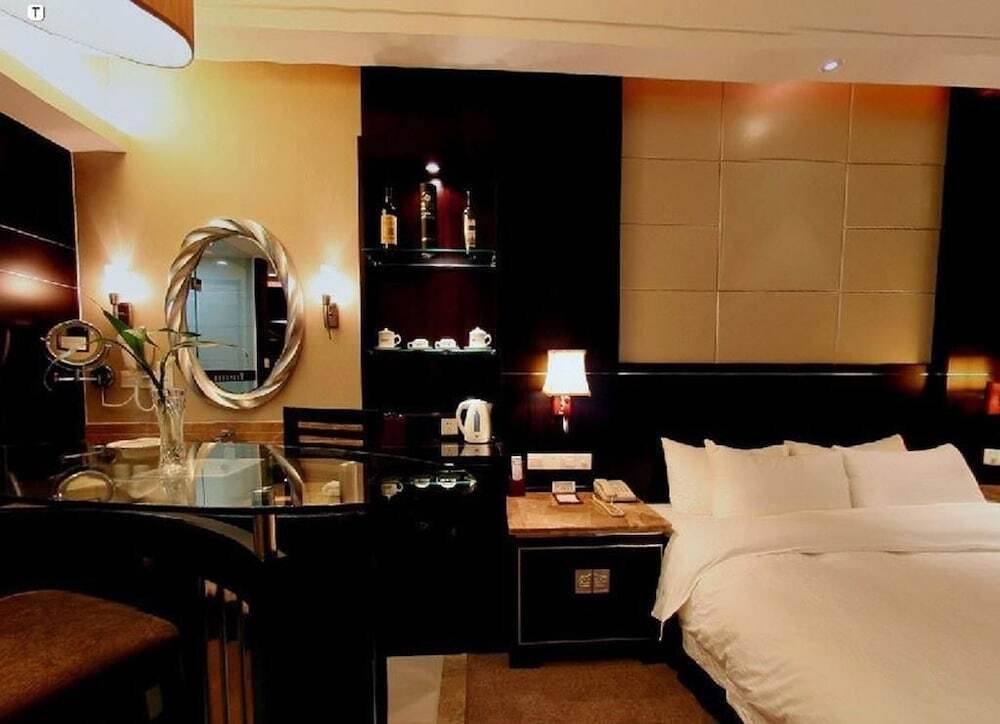 Уси: Wuxi Caifu Fortune Grand Canal Hotel