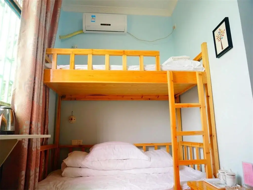 Wuyuan Huatian Youth Hostel — фото 1