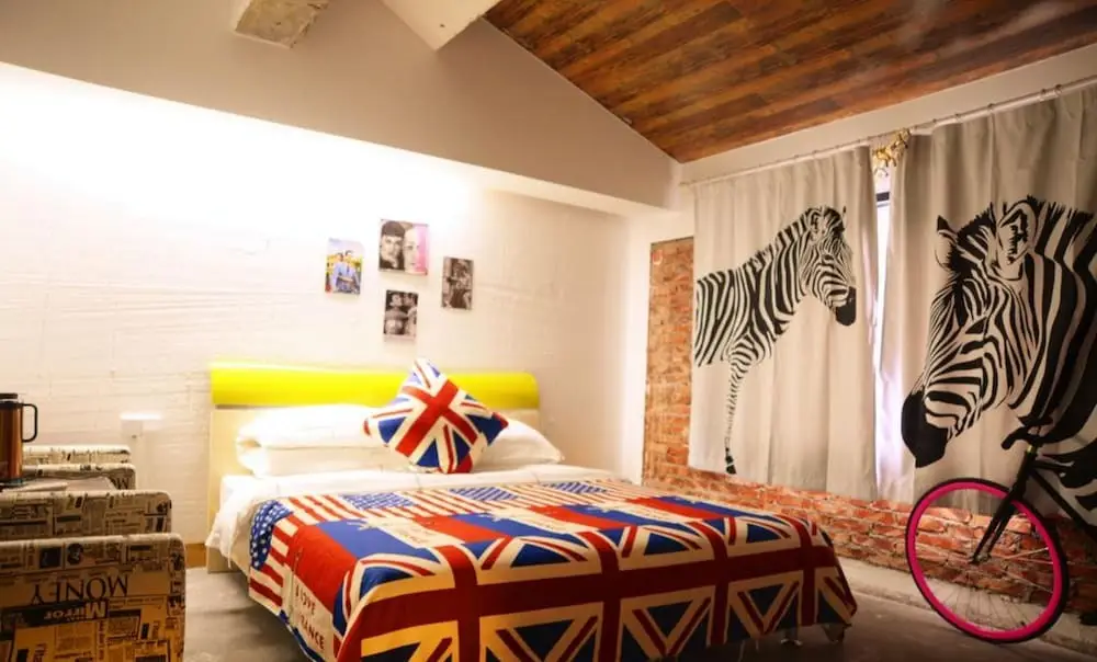 Чжанцзяцзе: MrF Sleeping Bar Inn Zhangjiajie