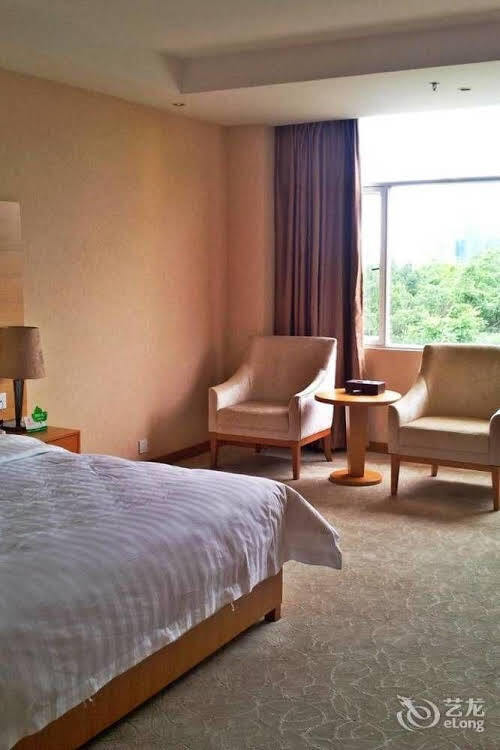 Шэньчжэнь: Shenzhen Huamao Aviation Hotel