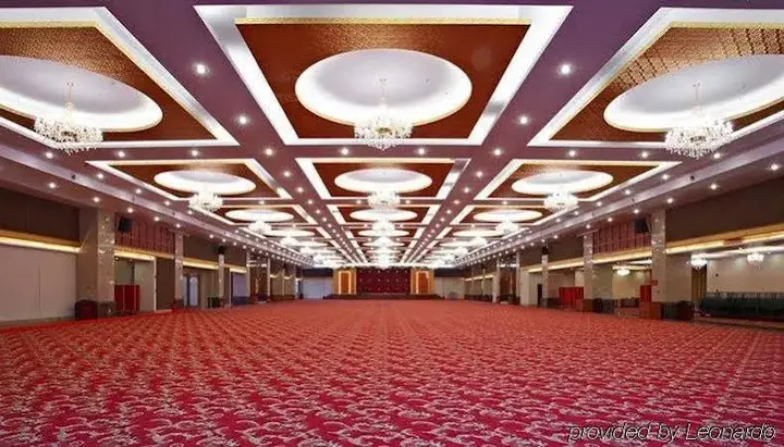 Шэньчжэнь: Qiushuishan Grand