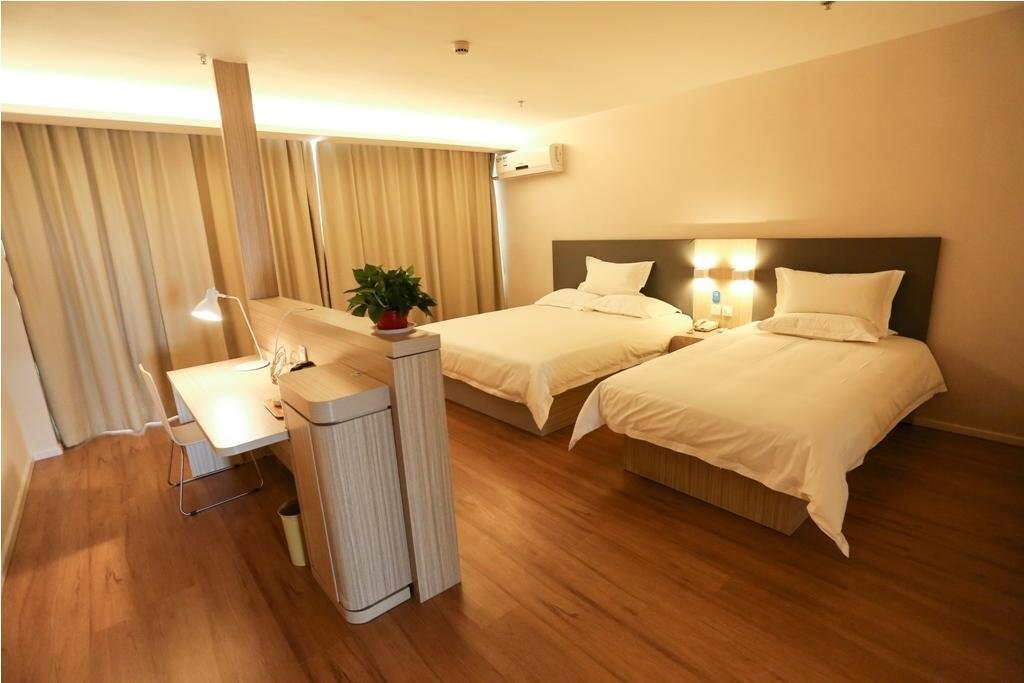 Цзинань: Hanting Express Jinan Jiyang
