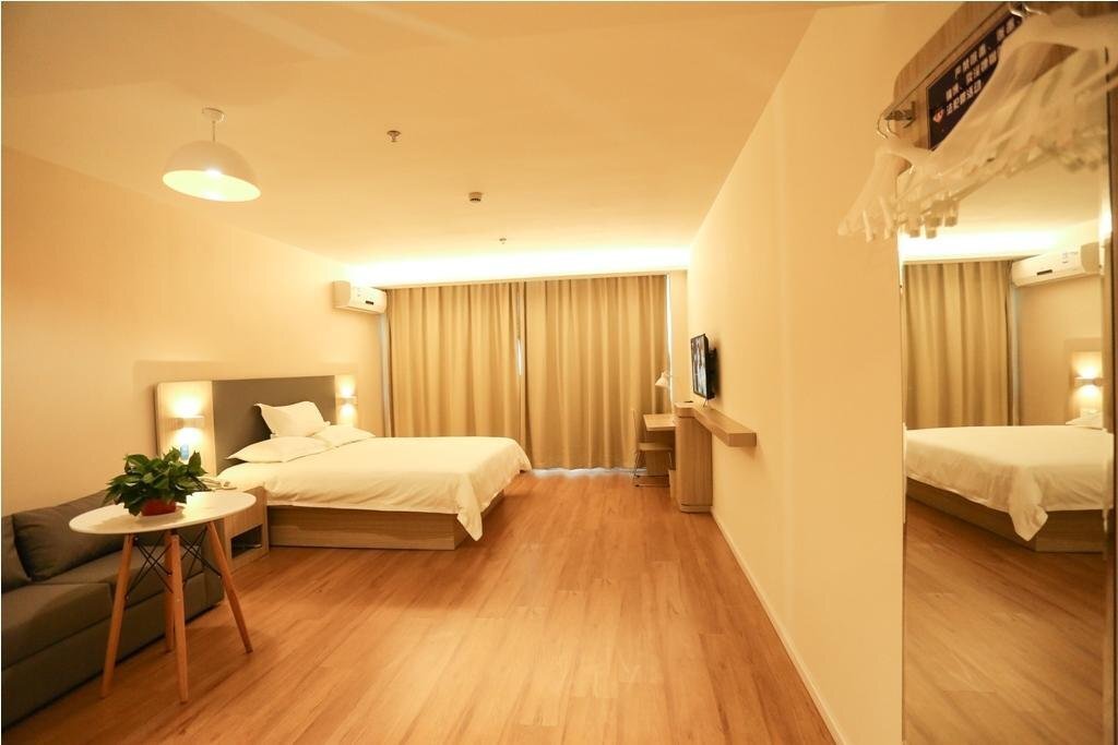 Цзинань: Hanting Express Jinan Jiyang
