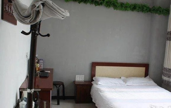 Баодин: Junfeng Inn