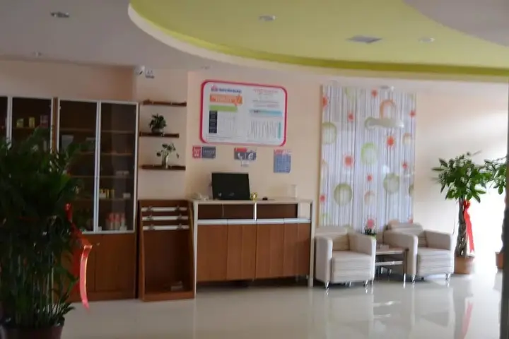 Жичжао: Grace Inn