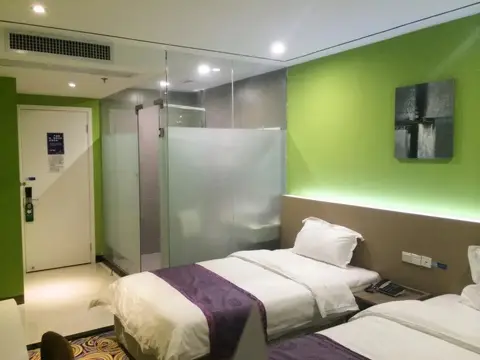 Yideng Hotel Theme Hotel — фото 1