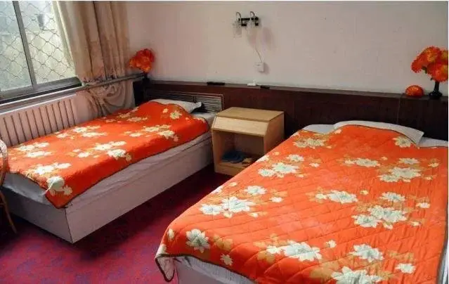 Линьи: Yishui Haotai Business Hotel