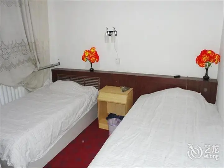 Линьи: Yishui Haotai Business Hotel