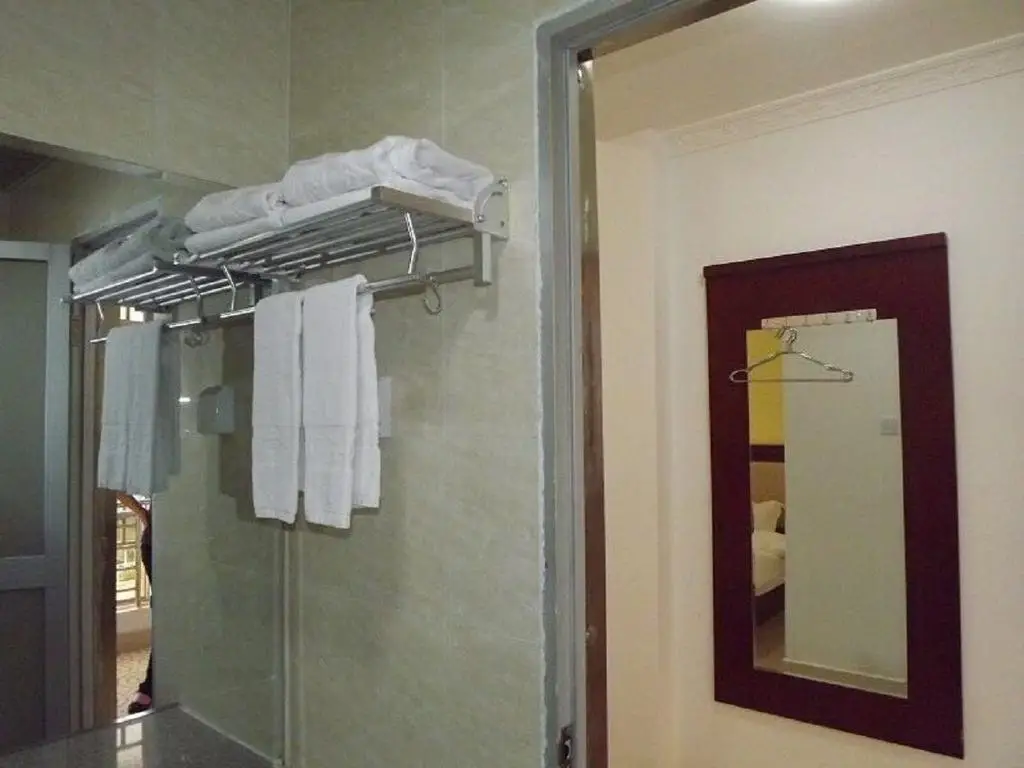 Шэньчжэнь: Huangcheng Business Inn