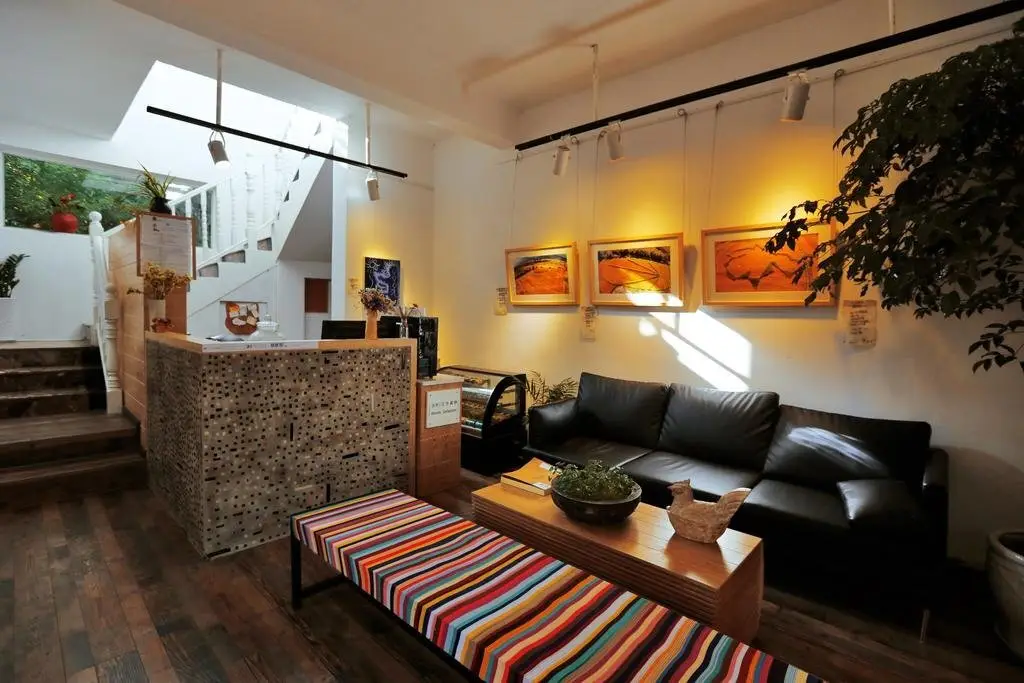 Дали: Dali Words Collection Hostel