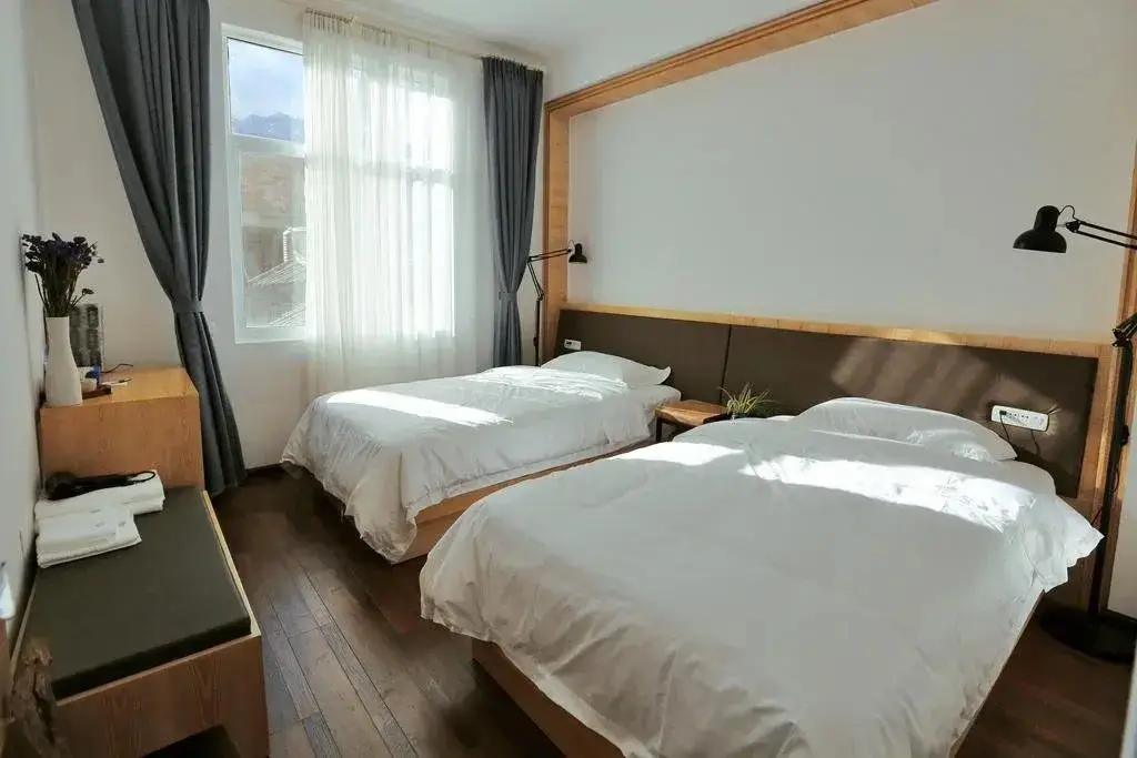 Дали: Dali Words Collection Hostel