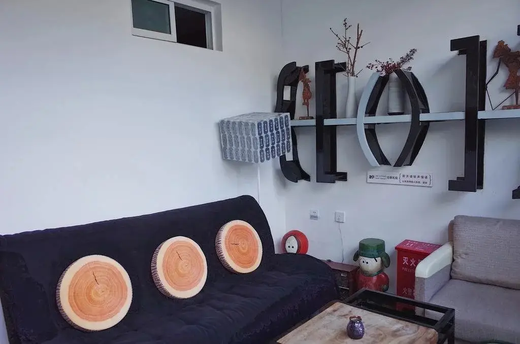 Дали: Dali Words Collection Hostel